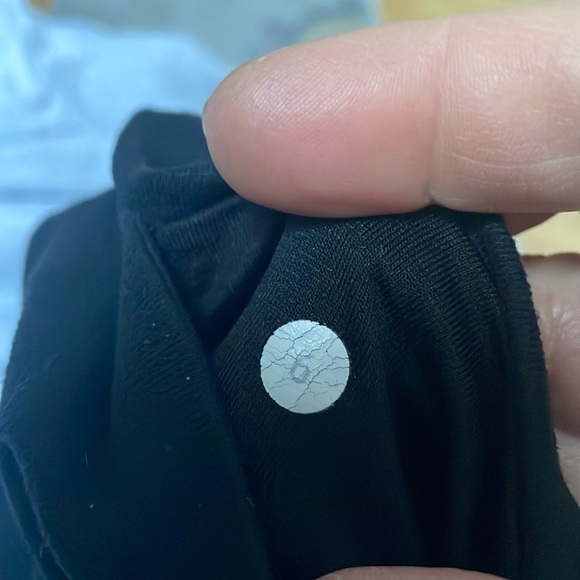 Lululemon E Black Cropped Leggings- 6. Preloved - Picture 4 of 4